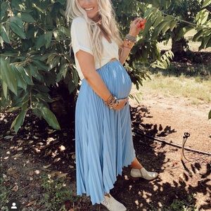 Blue high waisted flowy skirt